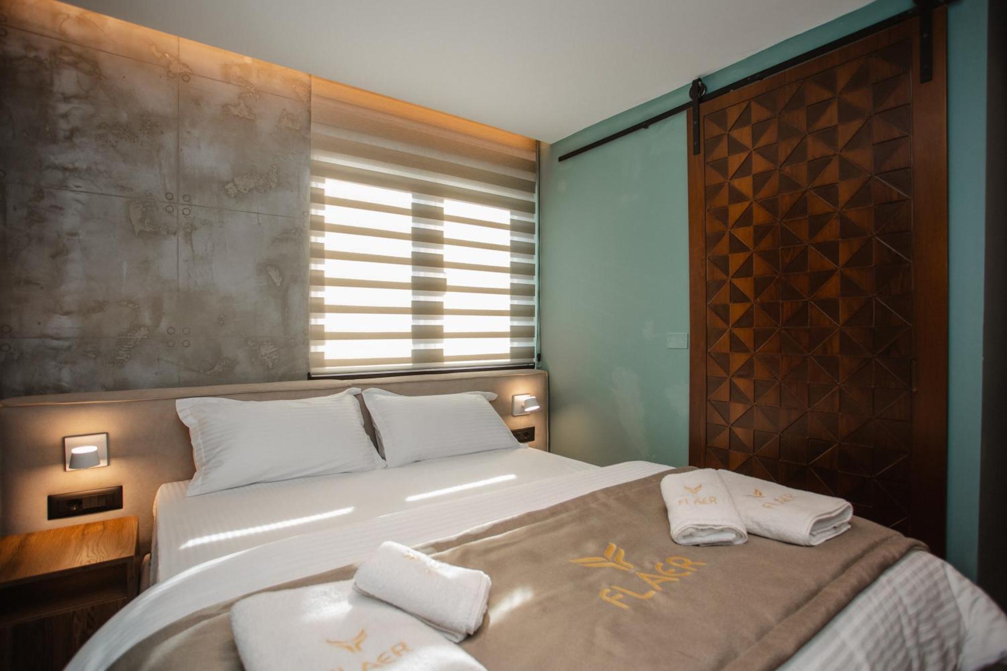 Hotel Flaer Shkoder Bagian luar foto