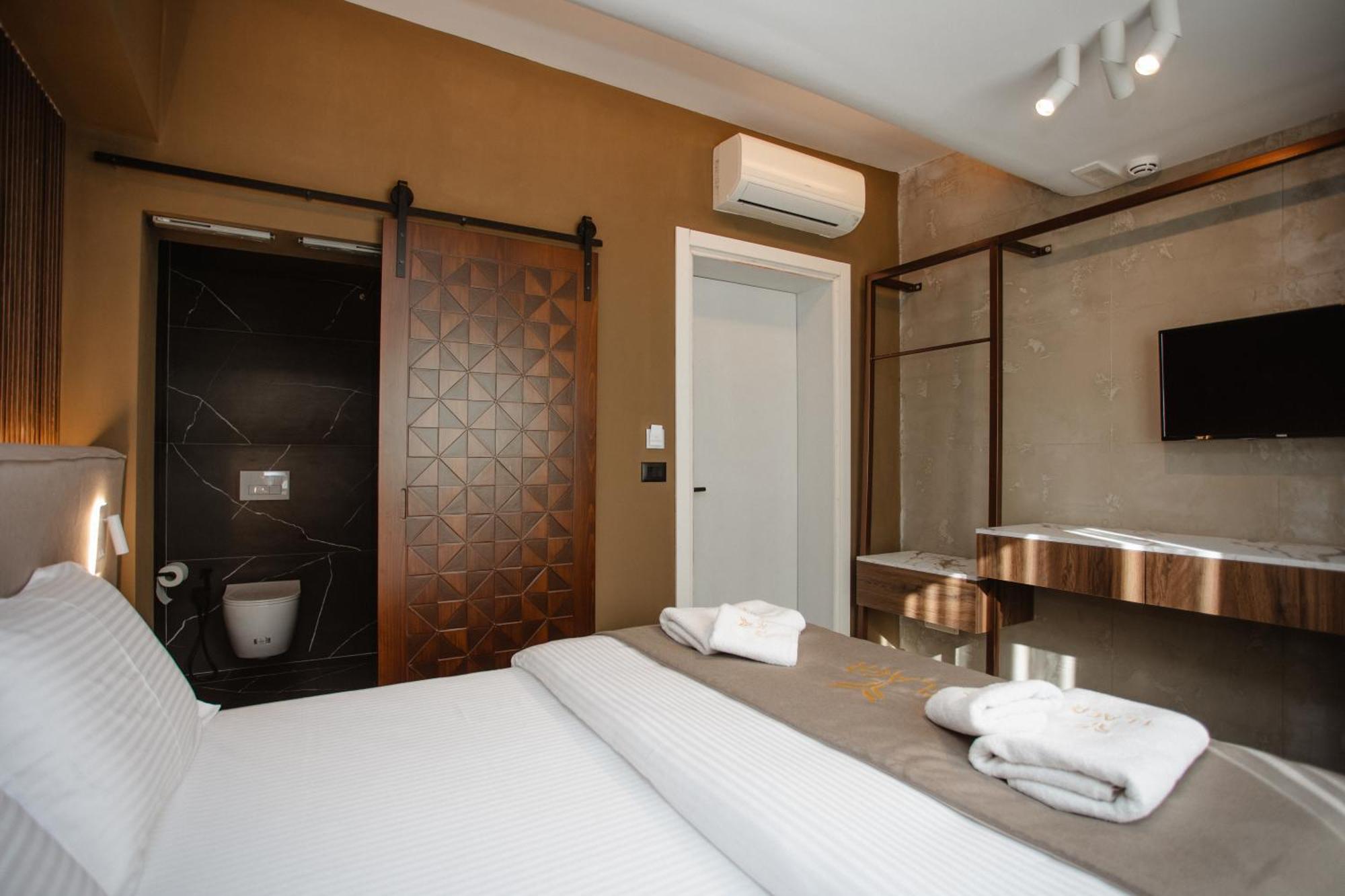 Hotel Flaer Shkoder Bagian luar foto