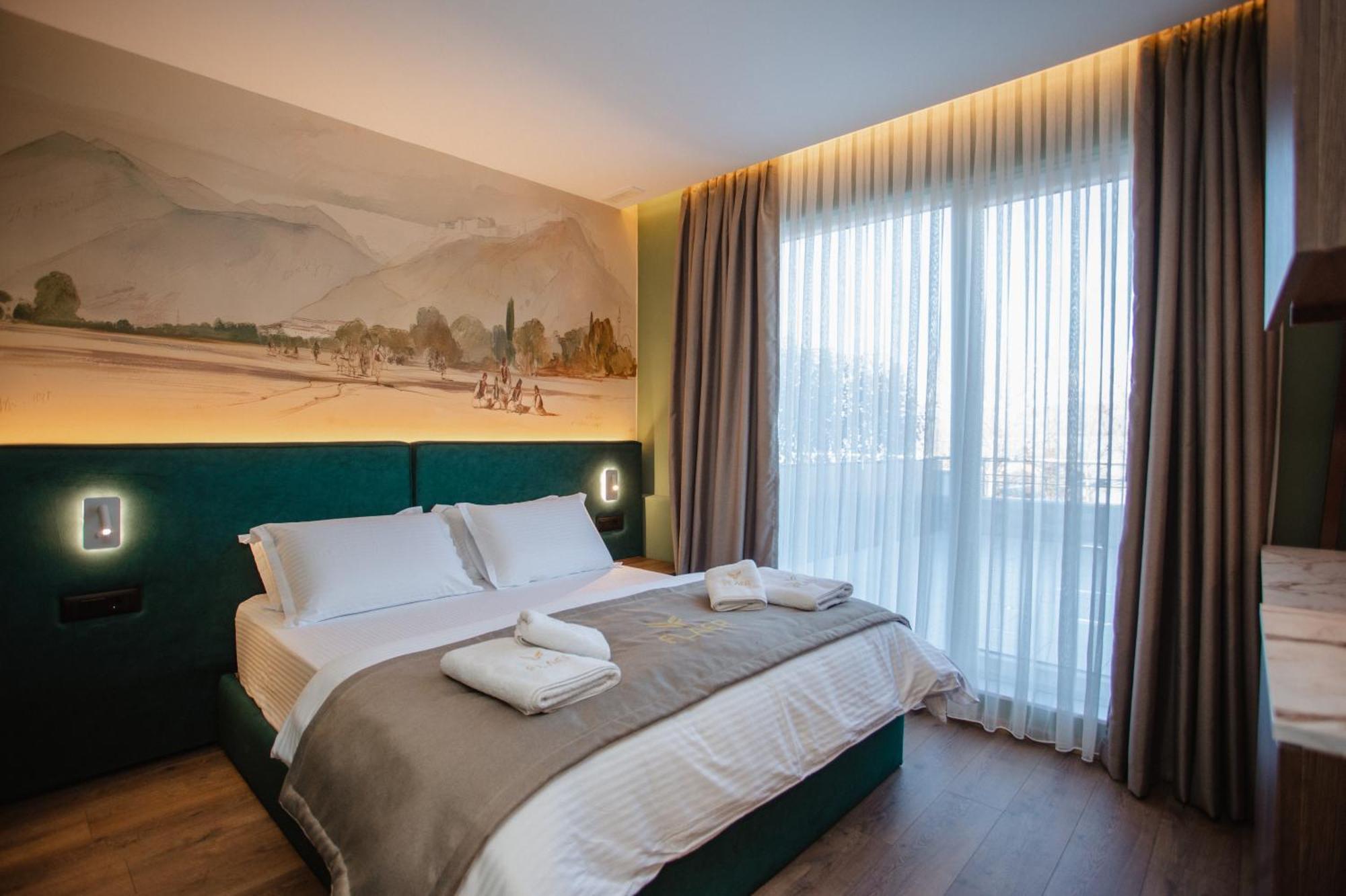 Hotel Flaer Shkoder Bagian luar foto